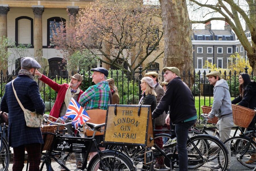 Gin Safari: Boozy London History on Two Wheels - Tate Modern gives the route a modern edge