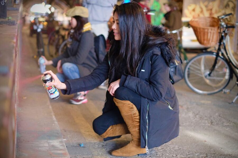 Gin Safari: Boozy London History on Two Wheels - Starting at Hercules Road with a Pashley bicycle