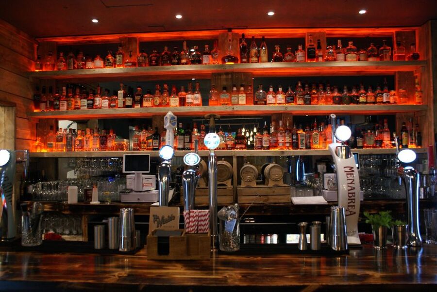 Glasgow: Beer Flight with a Haggis Taster in a Glasgow pub - Friendly hosting makes the hour work