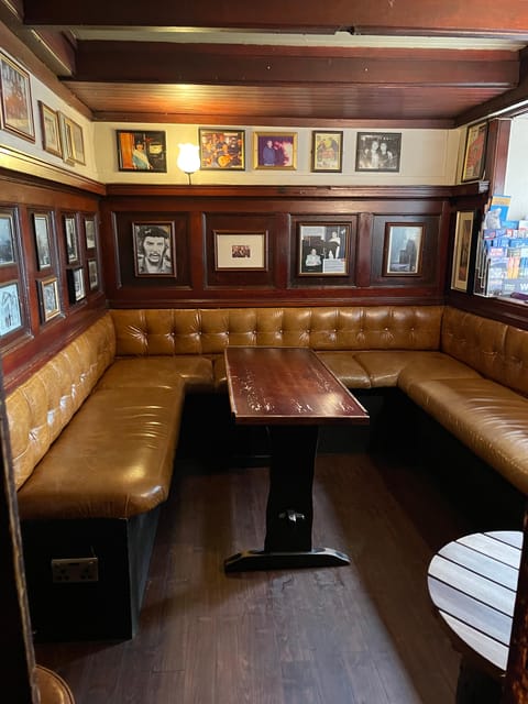 Glasgow: Go Drinking whisky with a Scotsman - Group Size, Accessibility, and Timing