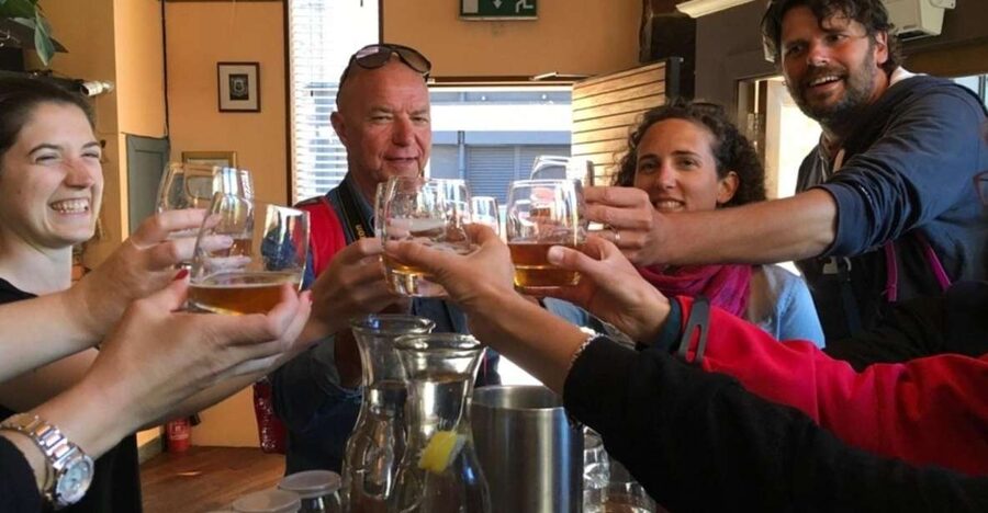 Glasgow: Pubs & History Guided Walking Tour with Beer - What $62 buys you