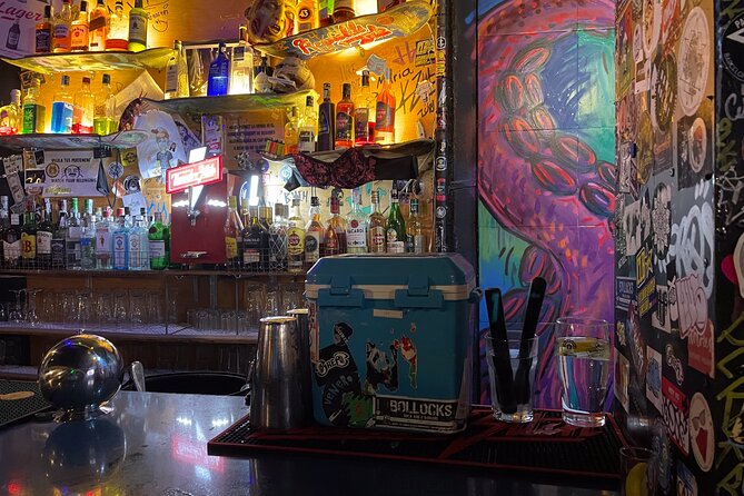 Go out like a local, pub Crawl / Tour in Raval - Barcelona - El Gato de Botero and a short Raval history lesson