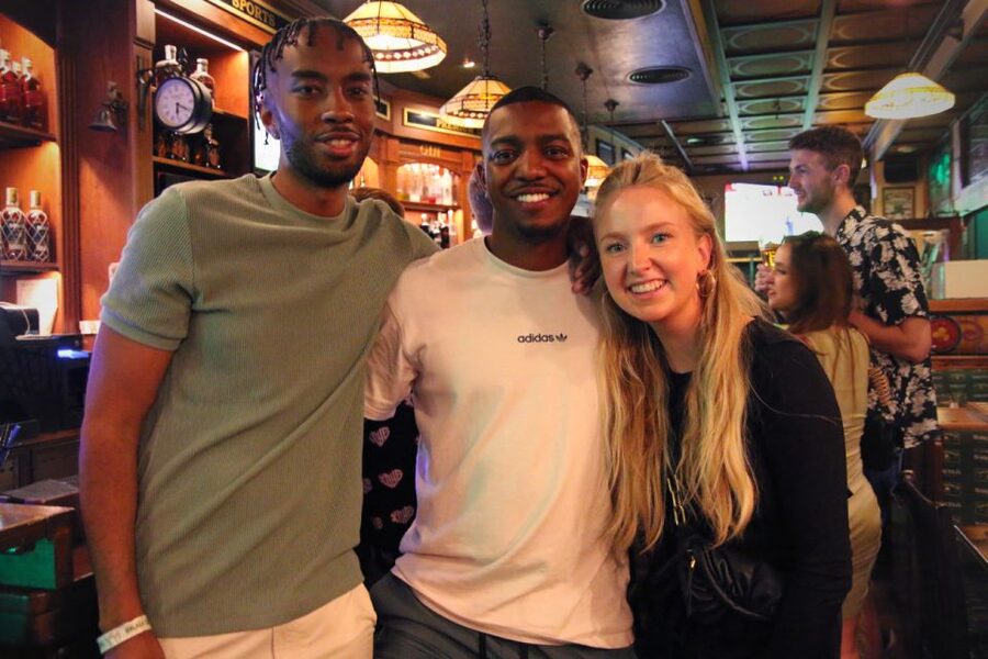 Granada: Pubs & Clubs Crawl with Drinks & Club Entry Ticket - First bar: a relaxed start with a free drink