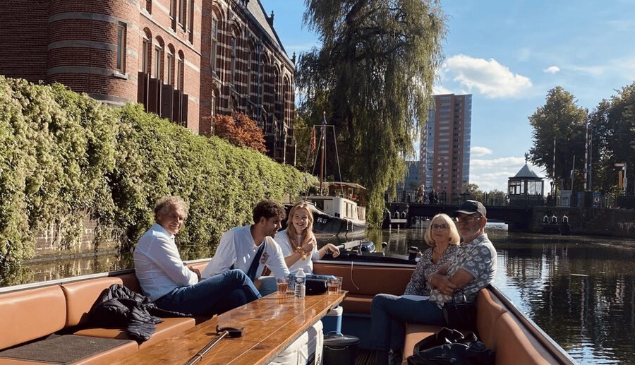 Groningen: City canal cruise (with unlimited drinks) - How to make the most of your time