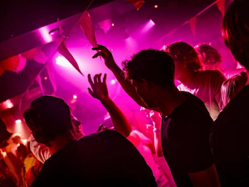 Groningen: Pub Crawl with Pub Quiz, Free Shots and Games - Quick takeaways for your Groningen night