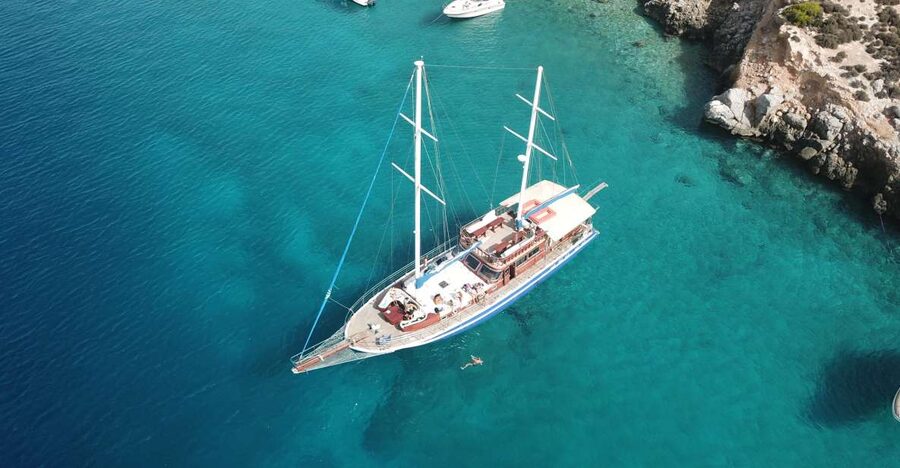 Half-Day Athens Cruise: Swim Stop,Lunch, and Drinks Included - Sailing the coast on a traditional wooden boat