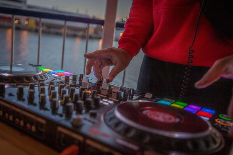 Halifax: Party Cruise on the Harbour Queen - What the Harbour Queen cruise is really like