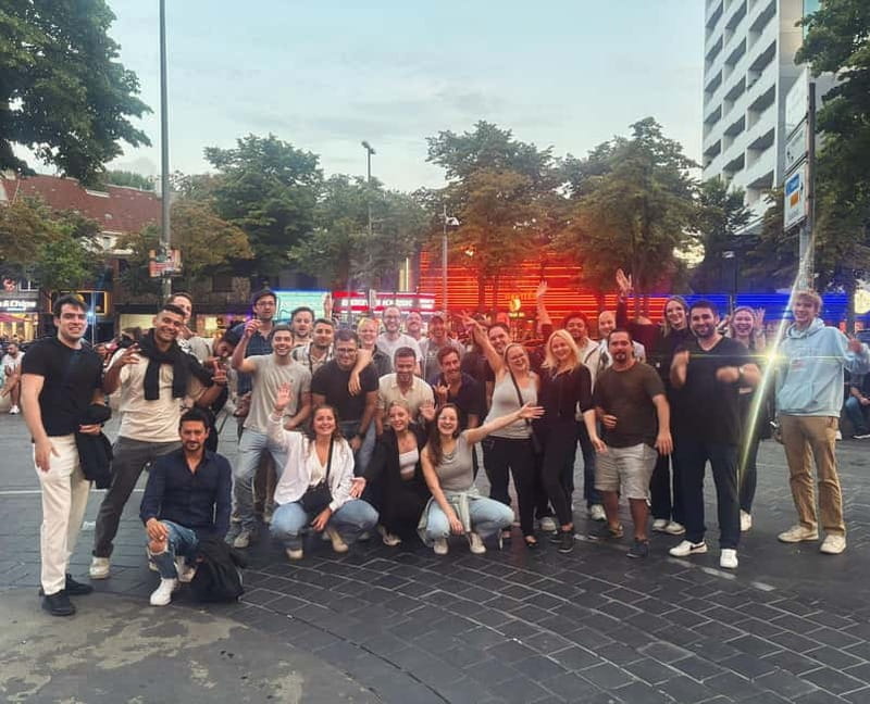 Hamburg Pub Crawl - 4 Locations, Shots & Club Entry - Starting at Beatles-Platz in St. Pauli