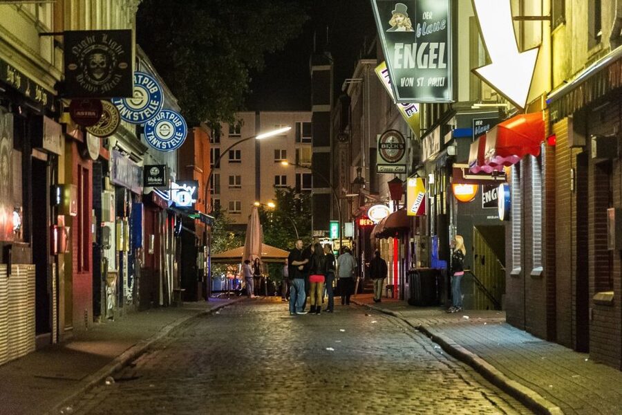 Hamburg: St. Pauli Highlights Guided Tour with Beer for 18+ - Five things to know before you go