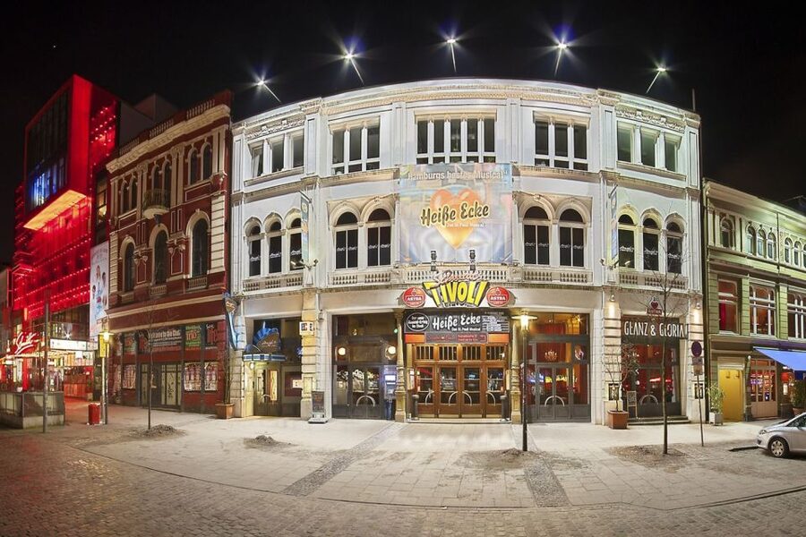 Hamburg: St. Pauli Highlights Guided Tour with Beer for 18+ - Millerntorplatz and the first look at St. Pauli