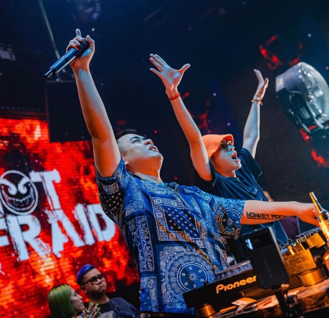 Hanoi: Guided Bar Crawl with Drinks and Nightclub Entry - The third bar: where the night may hit its stride