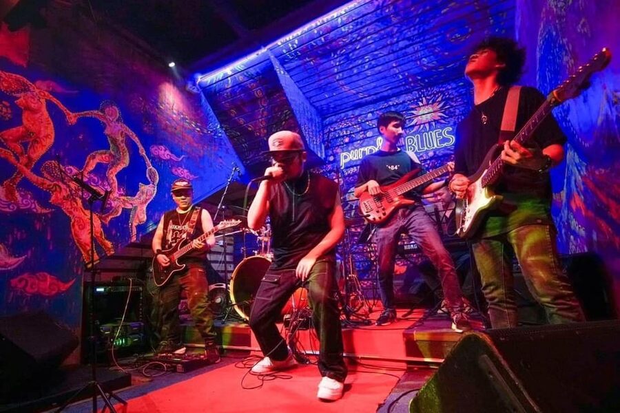 Hanoi: Guided Bar Crawl with Drinks and Nightclub Entry - The nightclub: covered entry and a change of pace