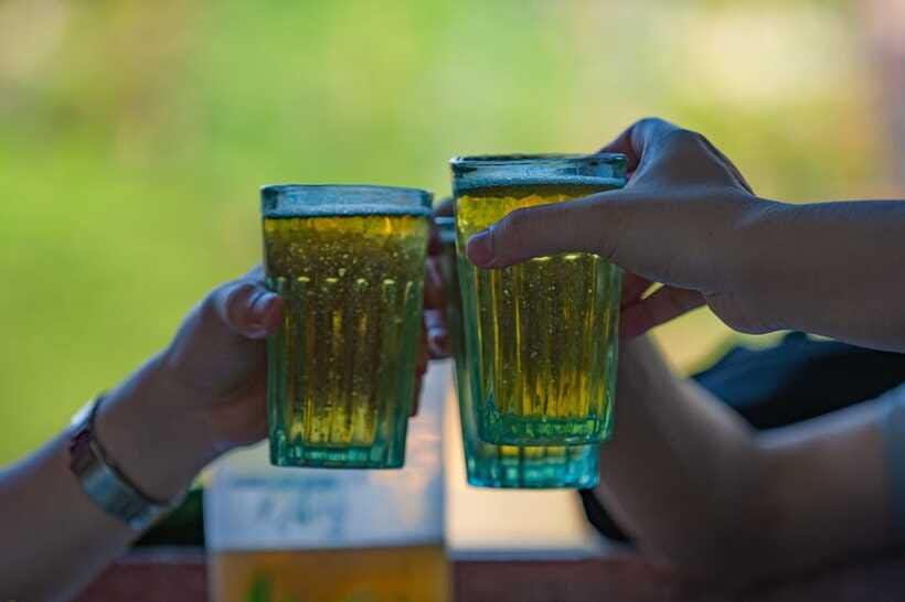 Hanoi Local Fresh Beer and Culinary Tour with Train Street - Banh mi and Saigon Beer on Hang Da Street