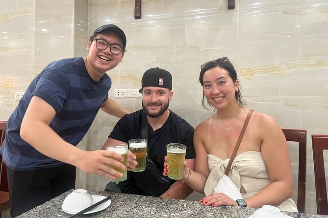Hanoi Local Fresh Beer and Culinary Tour with Train Street Visit - Guides can make or break the evening