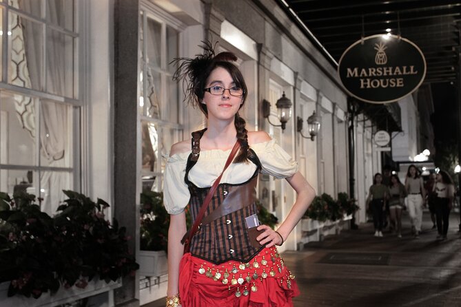 Haunted Savannah Booze and Boos Ghost Walking Tour - Why the small group makes a difference