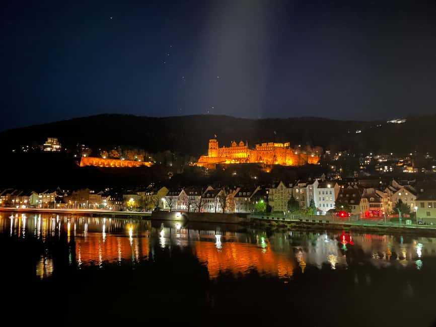 Heidelberg: Pub crawl through the old town, drinks included - Meeting at the market square fountain
