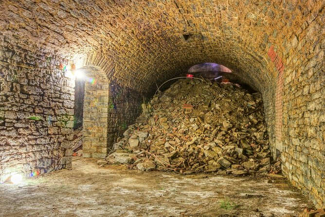 Hidden Brewery Caverns Tour in Cincinnati with Beer Tasting - Returning to Northern Row for the beer