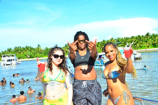 Hip Hop Adult Only Party Boat with Unlimited drinks & Sandba stop - Safety, comfort, and the practical side