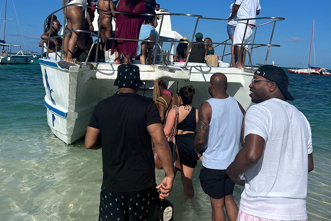 Hip-Hop Party Boat with Dj Live Adults Only and Unlimited Drinks - Is $65 a good value?