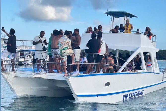 Hip-Hop Party Boat with Dj Live Adults Only and Unlimited Drinks - Boarding and meeting the crew