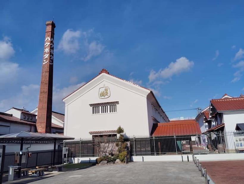 Hiroshima: Saijo Sake Tasting at 7 Breweries Guided Tour - What the Guide Adds