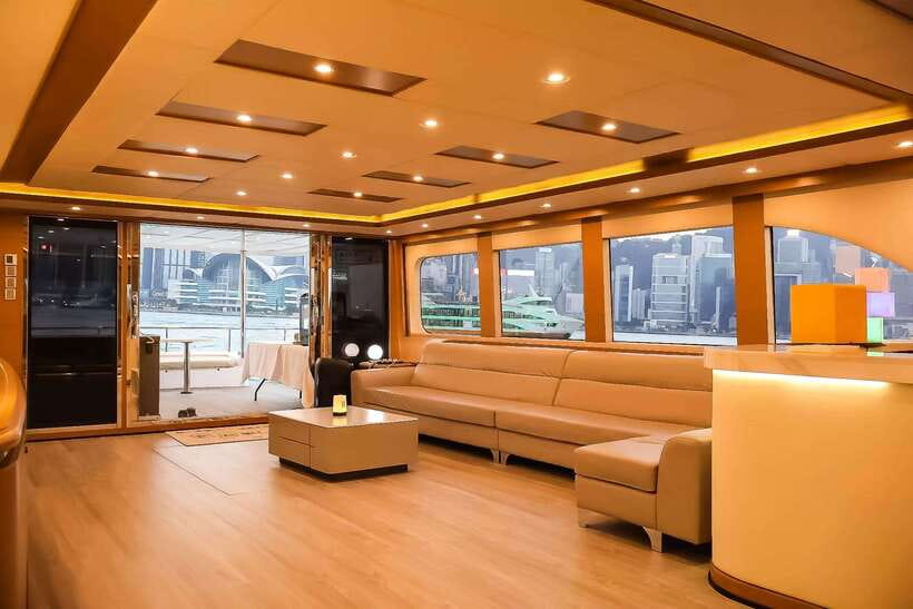 HK: Victoria Harbor Tour & Symphony of Lights (Free Drinks) - Why this short cruise works so well in Hong Kong