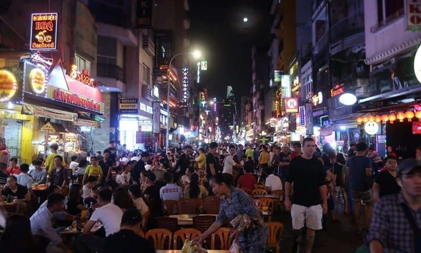 Ho Chi Minh: Tasty Vegan Food and local Beer by Motorbike - Meeting your guide and setting off