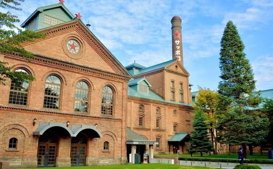 Hokkaido Sapporo :Hill of Buddha, Beer Museum & Fish Market - A Seafood Lunch at the Curb Market