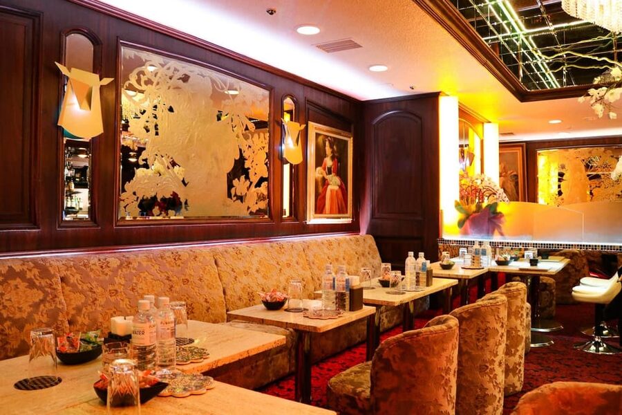 Hostess Bar Tour - ORIGIN Tokyo Entry Ticket - Why the Small Group Matters