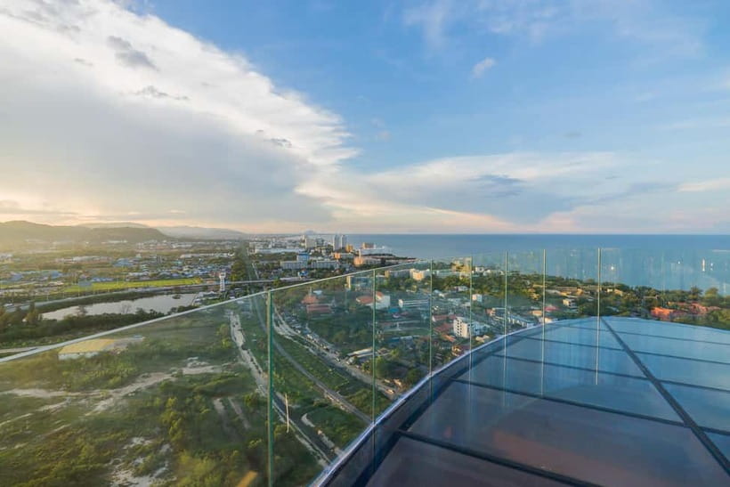 Hua Hin: Vana Nava Sky Bar Rooftop at Holiday Inn - Practical booking advice for the best 90 minutes