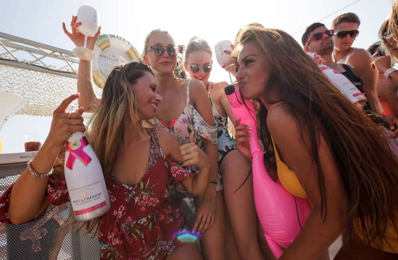 Ibiza: Bottomless Brunch at Ibiza Boat Club with Drinks & DJ - Is $102 good value in Ibiza?