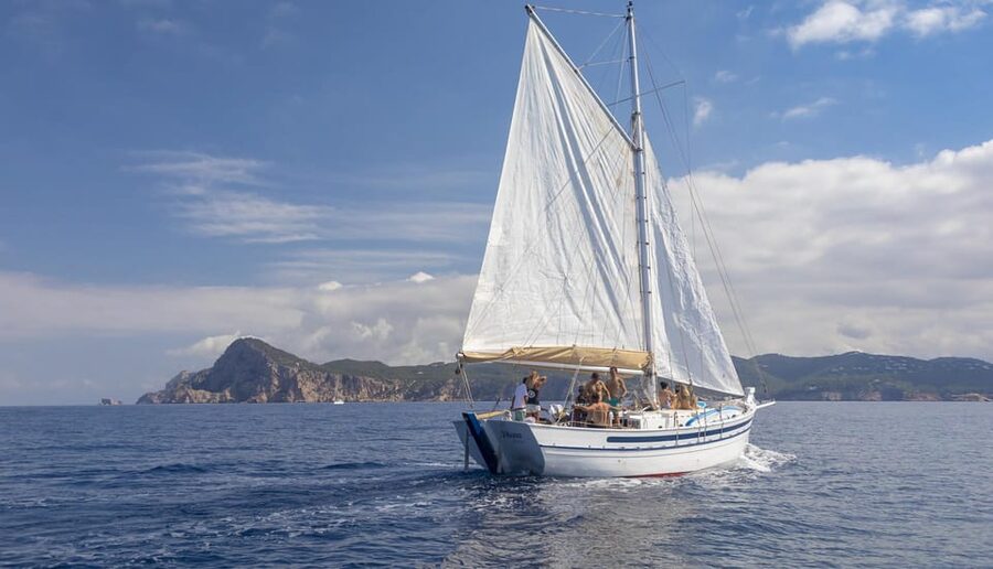Ibiza: Private Sailboat with Premium Open Bar, Food & Music - Cala Bassa: 75 minutes for food and water time