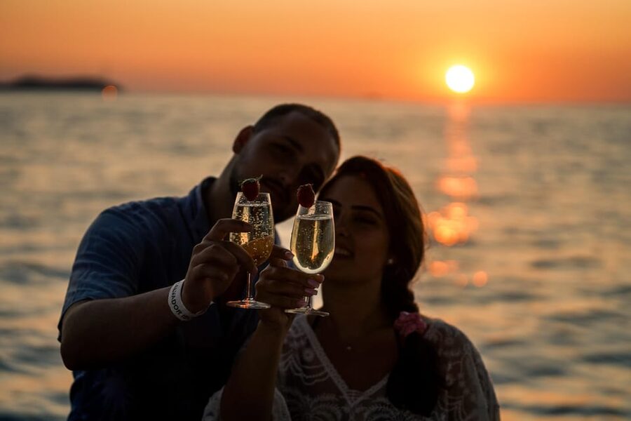 Ibiza: Secret Coves Guided Boat Tour with Open Bar and Tapas - Who should book this boat tour?