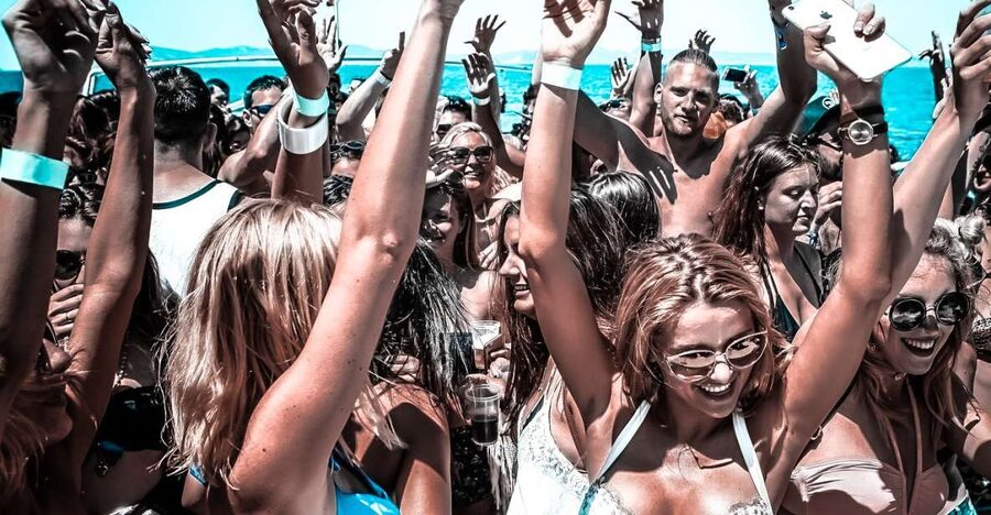 Ibiza: Sunset Boat Party at Ibiza Boat Club with Open Bar - Music, bass, and the Ibiza party mood