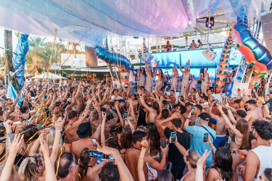 Ibiza Sunset Boat Party with 3hrs Open Bar + 3 Club Entries - Key details at a glance