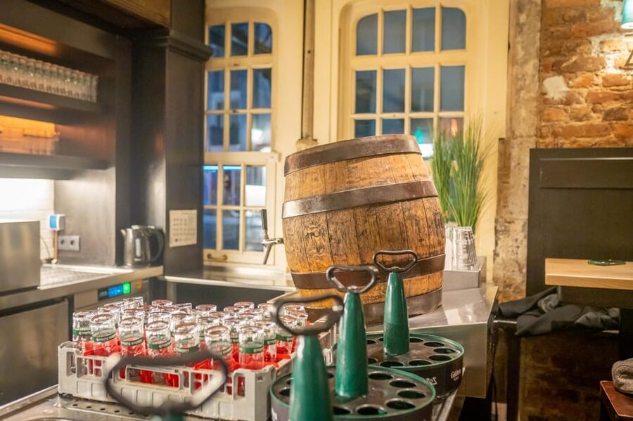 Informative and fun brewery tour in German, public - The German-Language Question