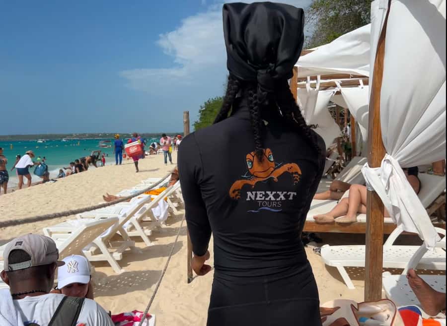 Isla Barú: Beach Club Access and Tour of the National Aviary - Should you book this Barú day trip?