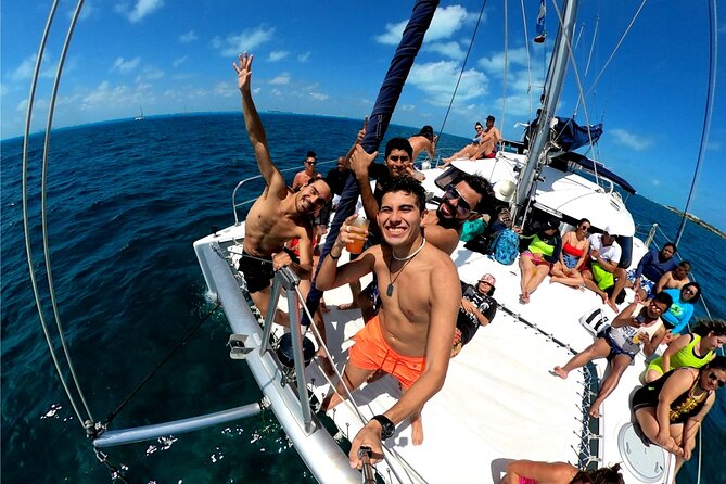 Isla Mujeres Catamaran + Snorkel + Open Bar on board + Buffet - Meeting the boat in Cancun