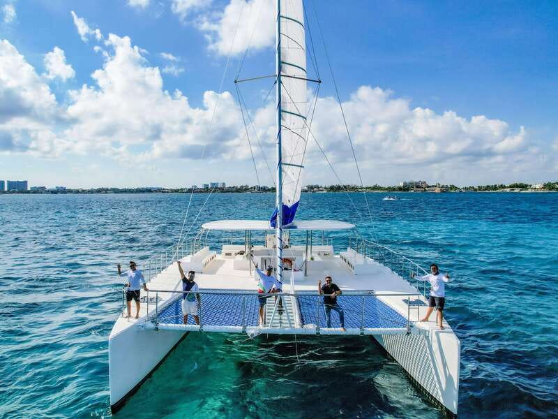 Isla Mujeres: Catamaran with Open Bar, Snorkeling and Lunch - FAQ