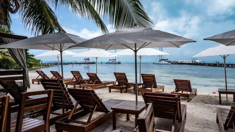 Isla Mujeres: Catamaran with Open Bar, Snorkeling and Lunch - Two hours to see Isla Mujeres your way