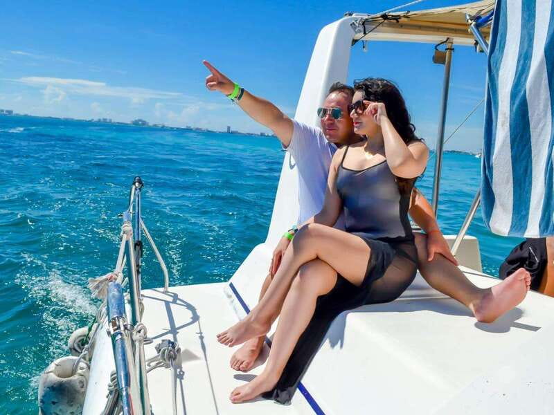 Isla Mujeres: Catamaran with Open Bar, Snorkeling and Lunch - Practical ways to make the day better