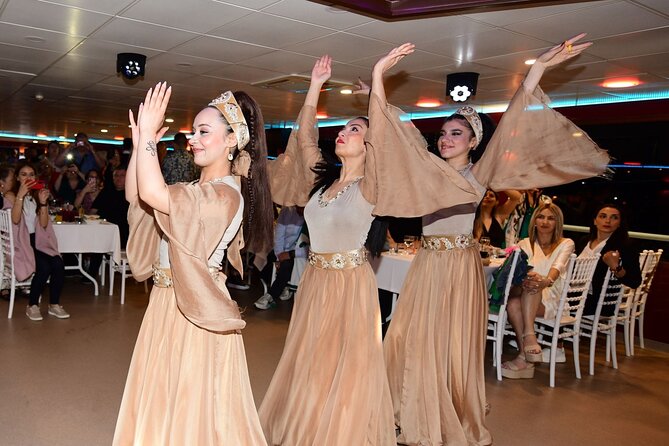 Istanbul Bosphorus Dinner Cruise with Drinks and Shows - Rumelihisarı and the northern Bosphorus