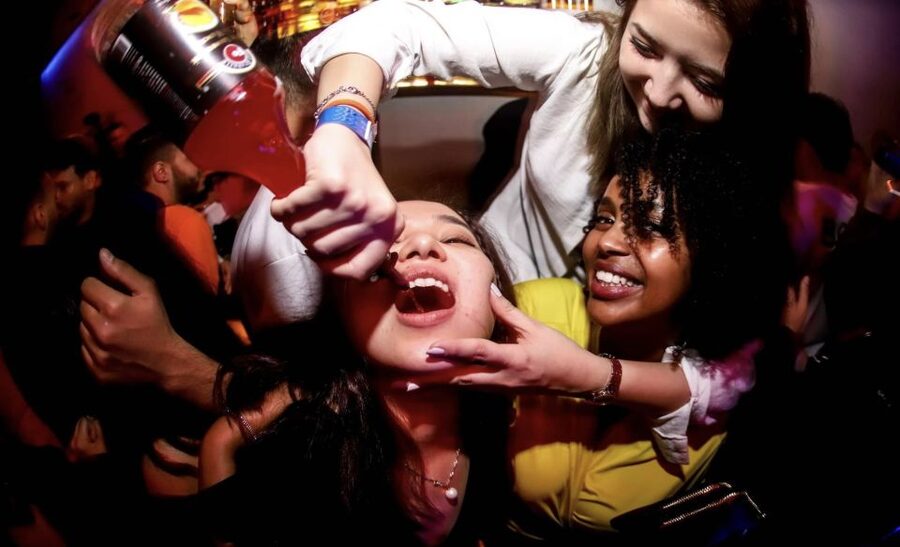 Istanbul: Party Pub Crawl with Party Bus - Key things to know before booking