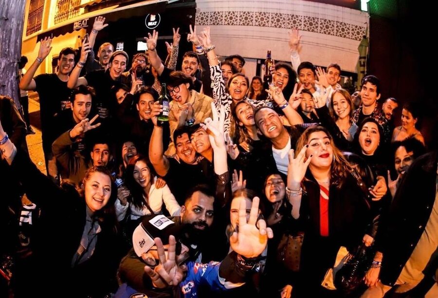 Istanbul: Party Pub Crawl with Party Bus - Why this crawl works for solo visitors