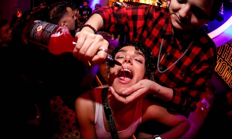 Istanbul: Rooftop Pub Crawl with Party Bus - Key points to know before booking