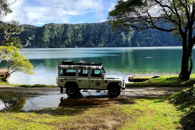 Jeep Tour Full Day Sete Cidades & Lagoa do Fogo with lunch and drinks included. - Pico da Barrosa and the climb toward Lagoa do Fogo