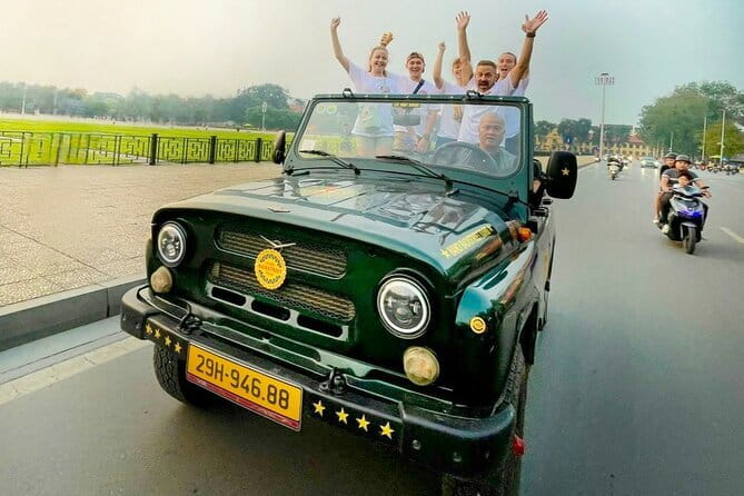 Jeep Tour Saigon By Night : FRESH SEAFOOD, STREET FOOD & SKY BAR - Group size, comfort, and practical limits