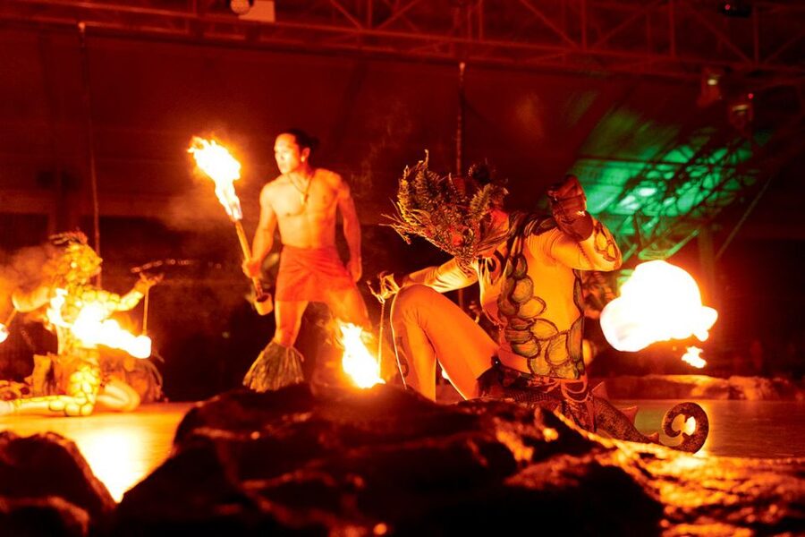Kauai: Buffet Dinner with Open Bar and Luau Kalamaku Show - What the full three-and-a-half-hour evening feels like