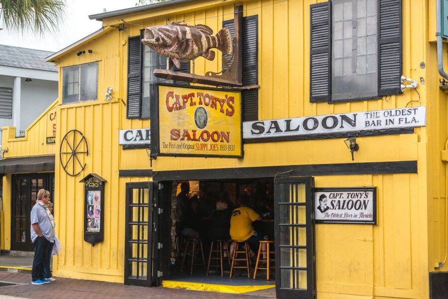Key West: Haunted Pub Crawl Walking Tour - Old Town Tavern and the Hemingway connection
