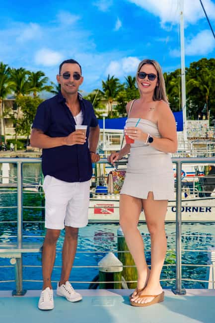 Key West Signature Sunset Cruise with Open Bar, Food & Music - The first hour: drinks, snacks, and open water